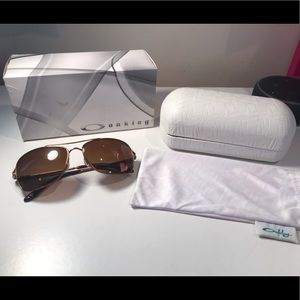 Women’s Oakley Gold Sunglasses